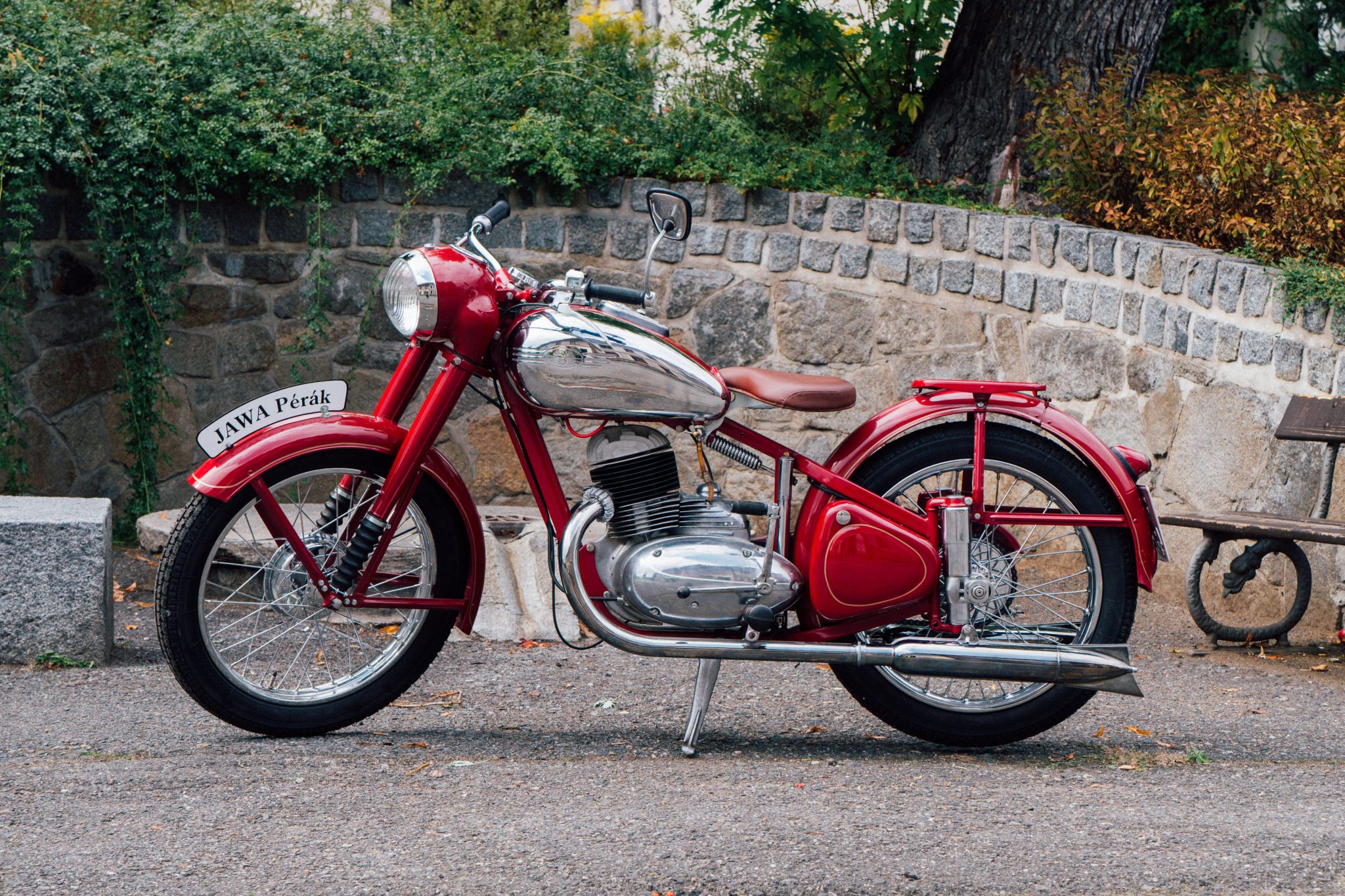 Stály před každou hospodou i garáží v ČSSR. Dnes legendární motorky podle zvuku motoru správně pozná jen hrstka pamětníků