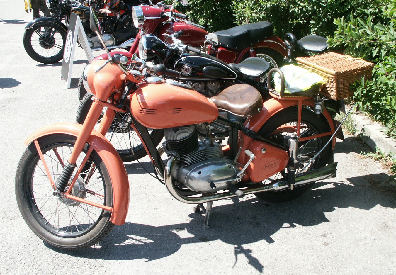 Pérák, Kývačka i 500 OHC. Slavné motorky z dob ČSSR dnes podle detailu pozná jen málokdo. Zvládnete víc než 7 z 10?