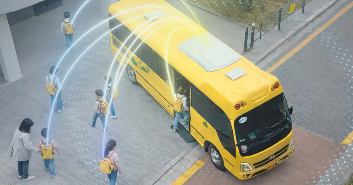 Hyundai a Kia dávají autům rentgenové oči. Vidí skrz zdi a vozy. Chodce i cyklistu zachytí na 100 metrů s přesností 10 cm