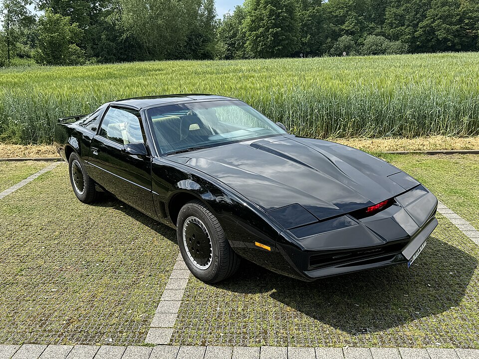 DeLorean, Mustang, Mini Cooper. Slavná filmová auta ke správnému filmu přiřadí jen 2 z 10 lidí, i když ty filmy viděli stokrát