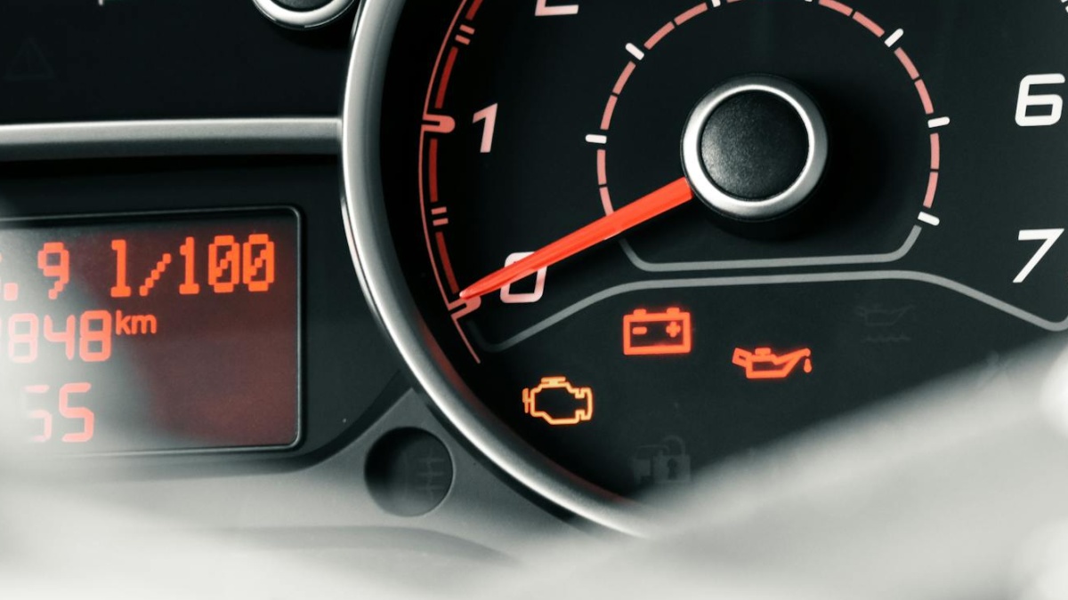 Auto jede jakoby nic, ale u pumpy platíte víc: Tiché závady EGR ventilu, DPF či lambda sondy zvednou spotřebu až o 40 %