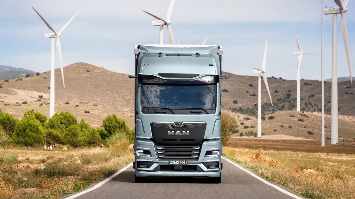 Firma nasadila elektrické kamiony místo naftových. Po 30 000 km zveřejnila první čísla a srovnání