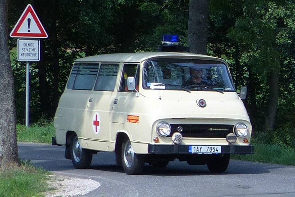 Vozy z českých filmů, které znalec pozná okamžitě. Pár otázek a rychle víte, jestli jste nadšenec, nebo jen řidič