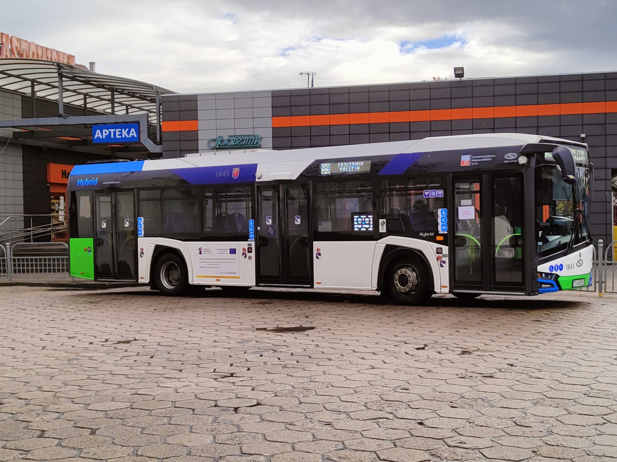 Autobusy a jejich výrobci jsou záludnější, než si myslíte. Kdo zodpoví aspoň 8 z 10 otázek, může se považovat za znalce