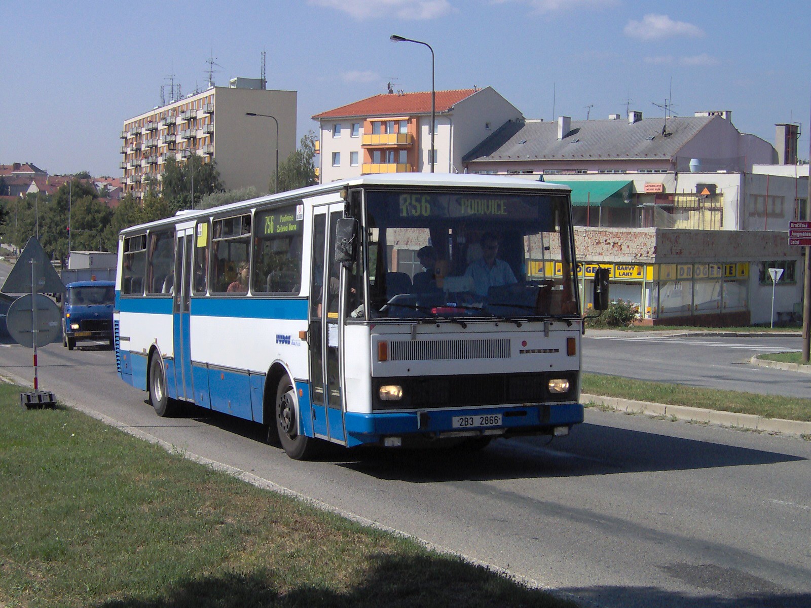 Jezdili jste v nich do školy i na brigádu. Legendární autobusy z ČSSR dnes podle názvu správně pozná jen 1 člověk z 10