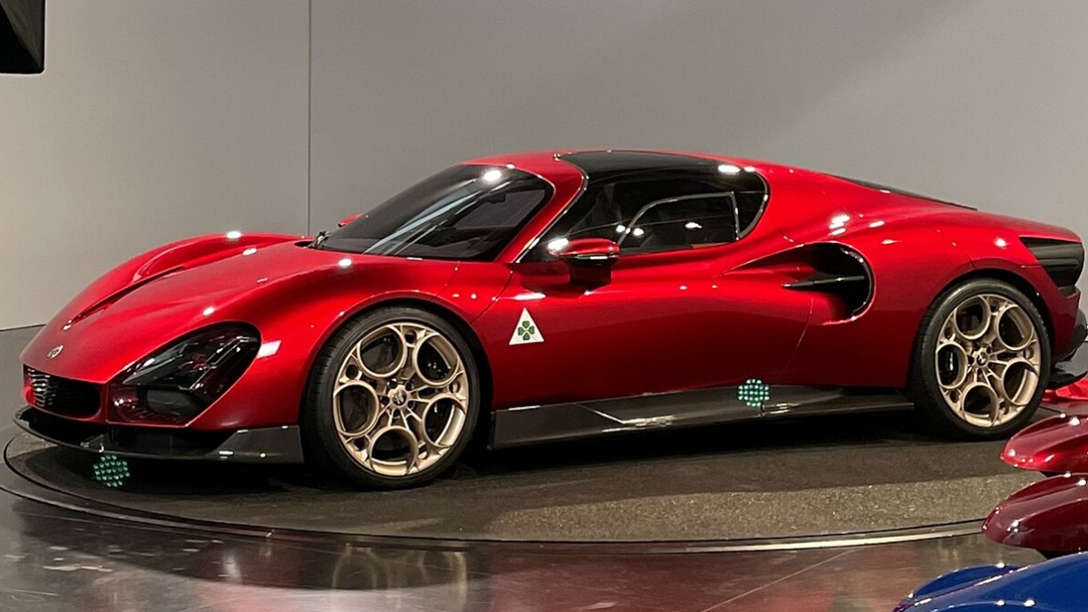 Alfa Romeo vyrobila jen 33 kusů nového supersportu. Texasan za něj zaplatil přes 50 milionů Kč