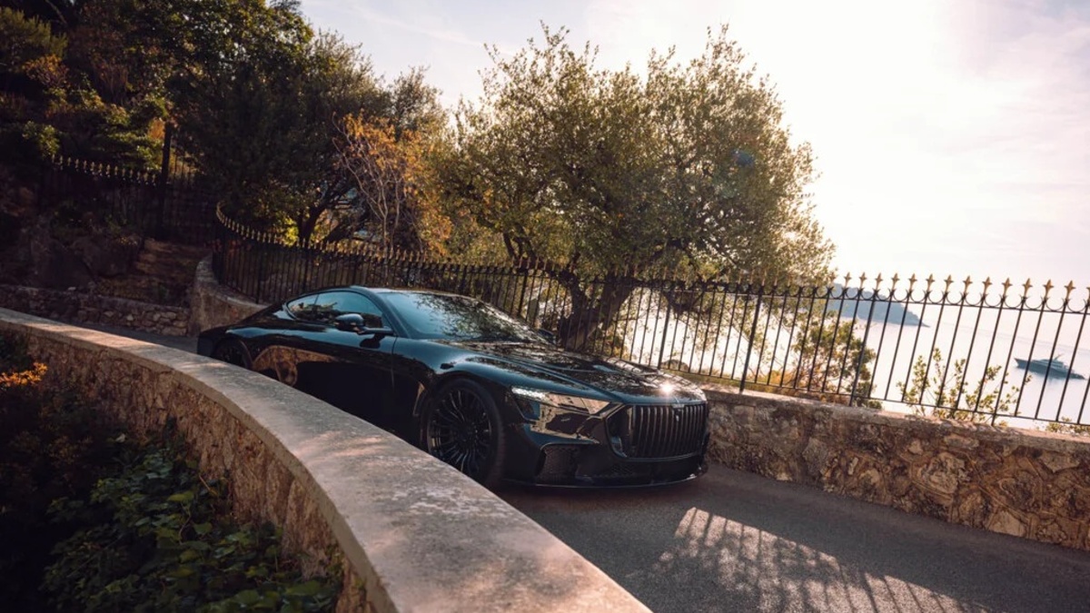 Brabus poprvé v historii postavil vlastní auto. Má V12 s 1 000 koňmi, základ od Aston Martinu a vznikne jen 77 kusů