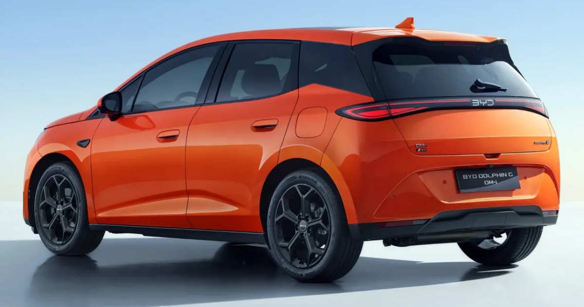 Čínské auto šité Evropanům na míru? BYD poprvé dal přednost našemu trhu před domácím. Dolphin G přijíždí