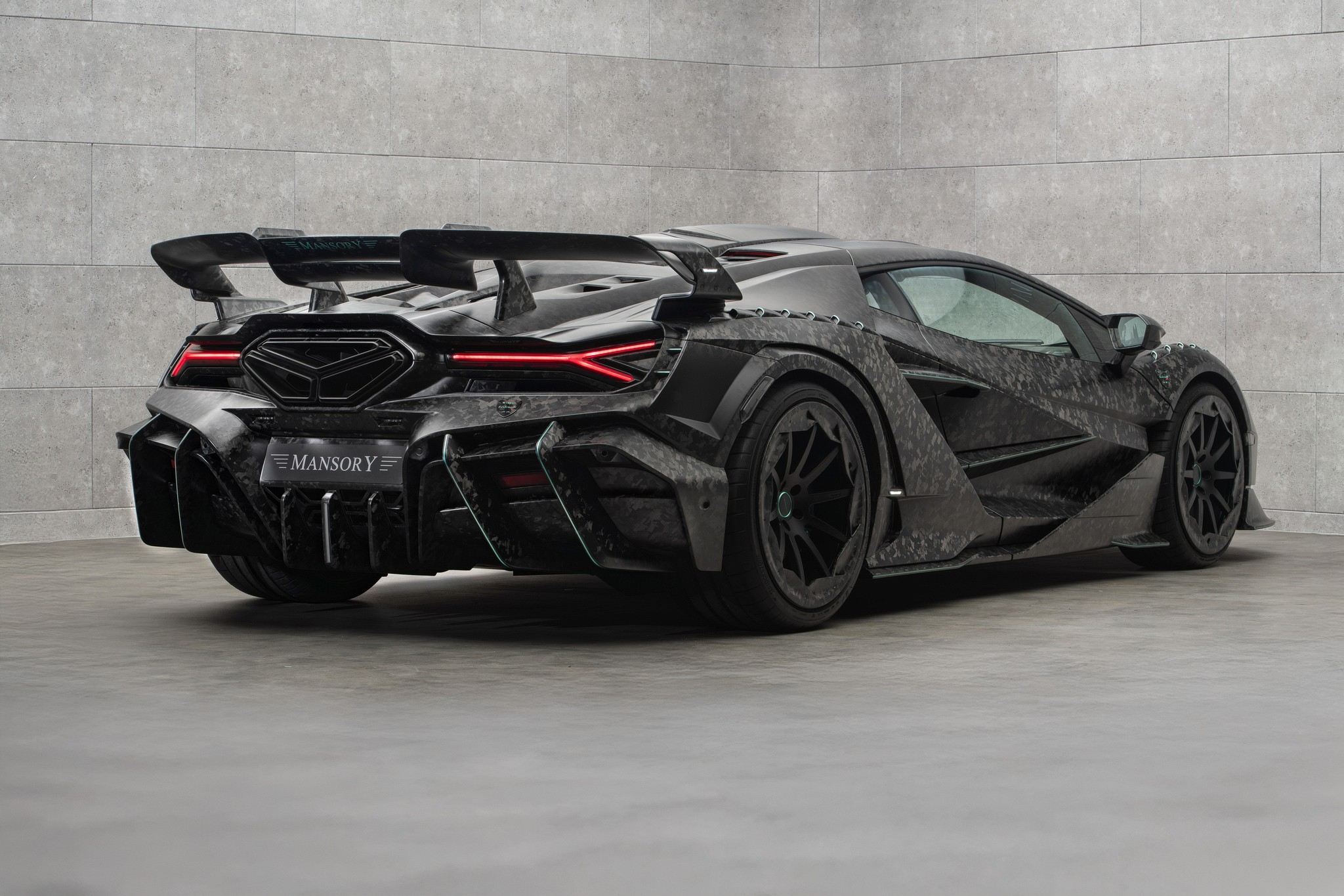 Mansory upravilo Lamborghini Revuelto. Výsledek za desítky milionů vypadá jako rekvizita z vesmírného filmu