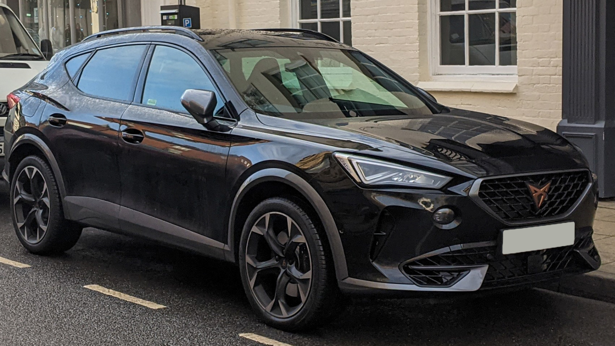 Po 104 000 km koroze výfuku a setřená vrstva na pístech. Cupra Formentor VZ ukázala, co dělá 310 koní s motorem