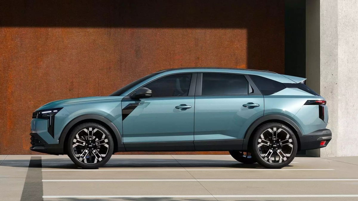 Spotřeba 4,5 l/100 km v rodinném autě dlouhém 4,62 metru. Dacia Striker má být odpovědí Evropy na čínskou invazi