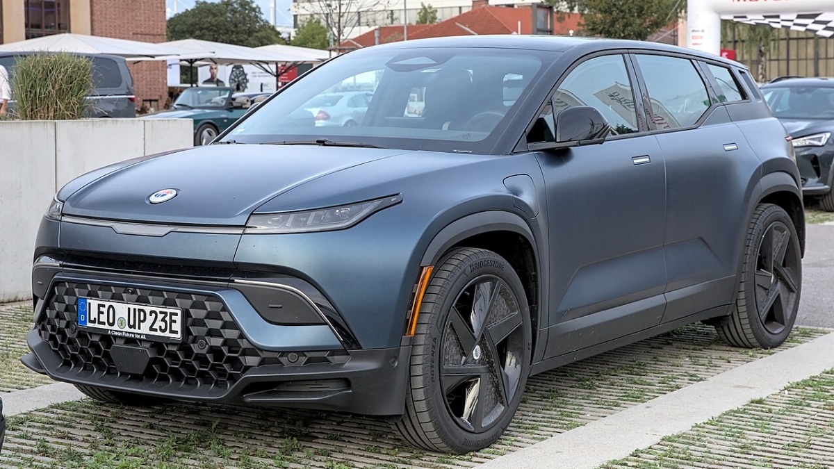 Když automobilka zkrachuje, elektromobil může přestat fungovat. Příběh Fiskeru Ocean ukazuje, co hrozí kupcům EV