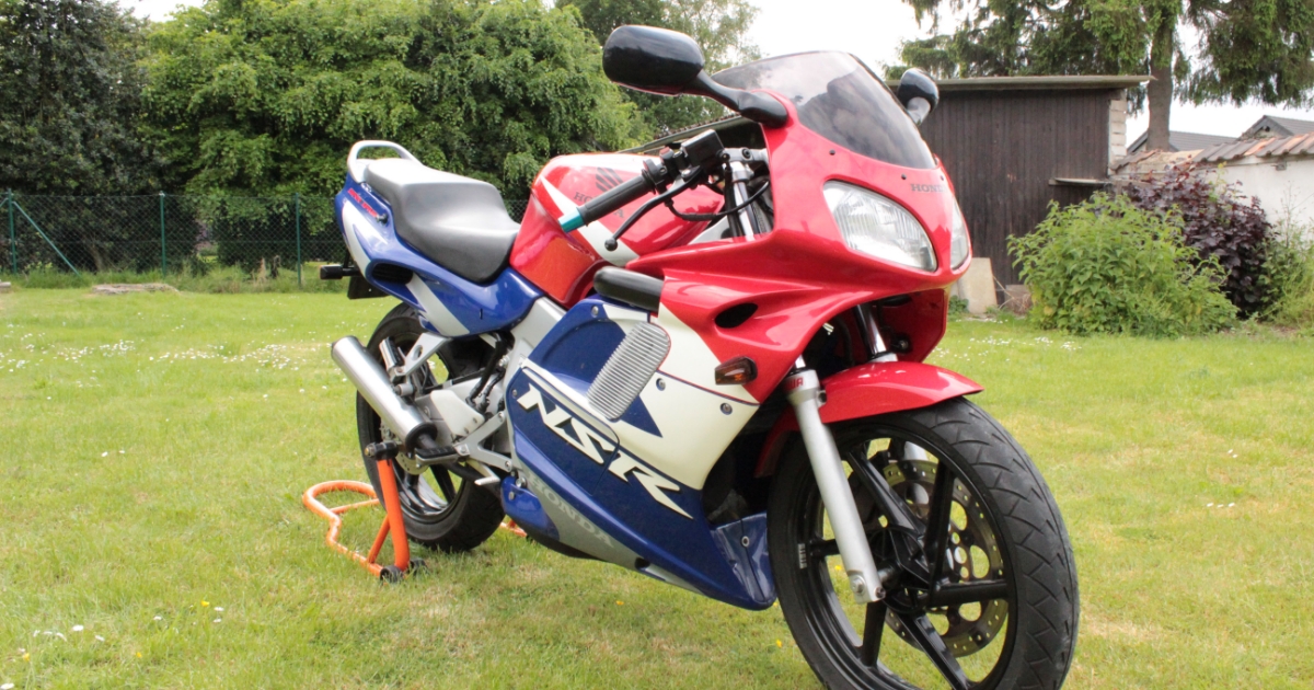 Rejmon je v koupelně 7 minut, Bendig skoro dvě hodiny. Role jsou pevně dané, jeden vaří a druhý zahradničí 2 Koupíte motorku 125 ccm a můžete přijít o řidičák. Na trhu jsou desítky stodvacetpětek, se kterými na „béčko“ jezdit nesmíte
