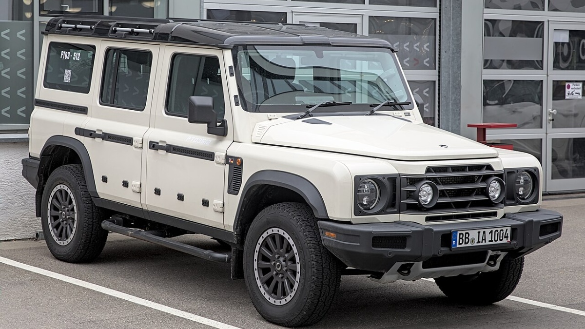 Tvůrce Grenadieru chce auto o milion levnější: Nekompromisní teréňák ale možná nahradí crossover s čínskou technikou