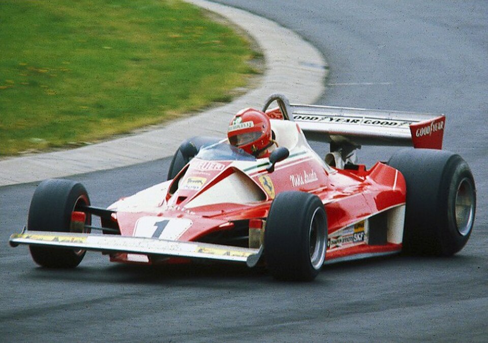 Tragédie, tituly a rekordy, které psaly dějiny F1. 10 detailů o Schumacherovi či Sennovi plete i většina skalních fanoušků