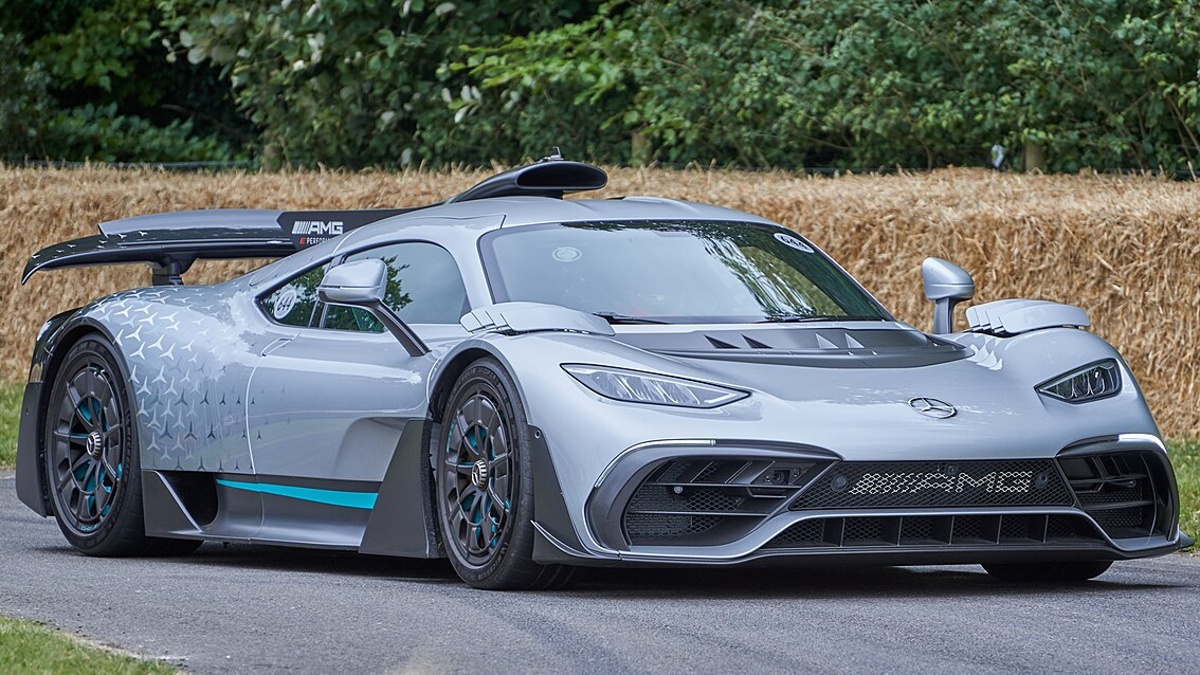 CEO Mercedesu přiznal: Museli jsme být opilí, když jsme AMG One schválili. Teď jde do aukce za 75 milionů Kč s 185 km na tachometru