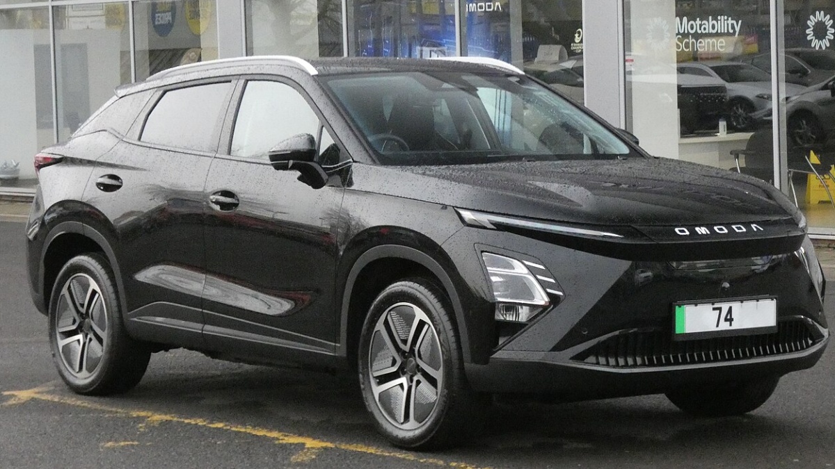 Číňané chtějí ovládnout japonské městské minivozy. Projekt EMTA s platformou Chery vyzve na souboj BYD i domácí Nissan
