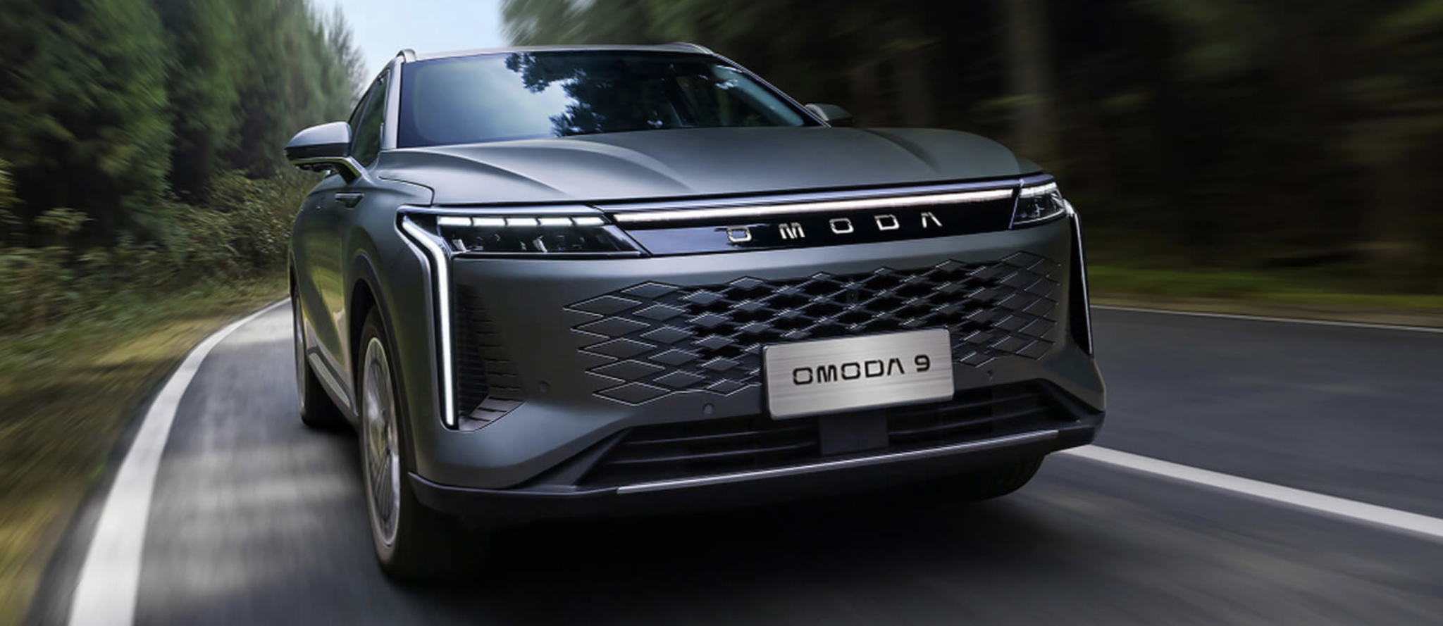 Čínské SUV s 537 koňmi a pohonem 4×4 míří do Evropy za zlomek ceny Porsche Cayenne. Němci mají problém, který nečekali
