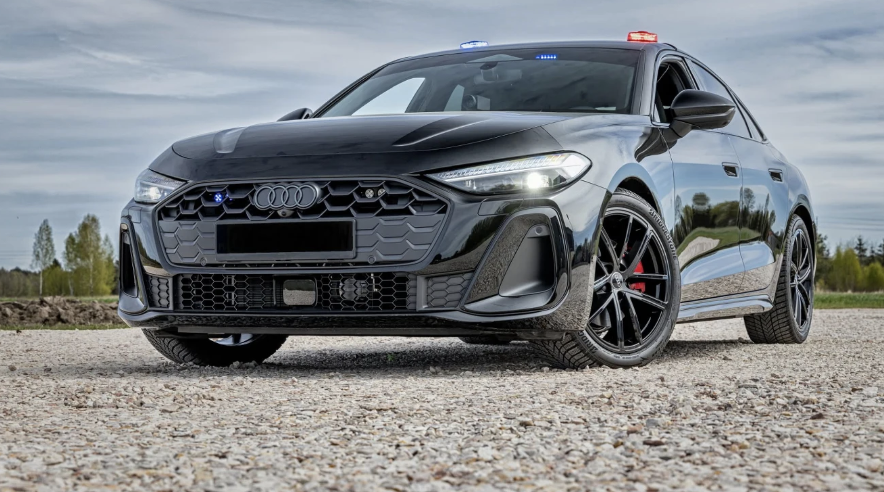Vypadá jako obyčejné Audi A5, ale uvnitř má sedět policie. Nový kandidát pro skupinu Speed má quattro a jede 250 km/h