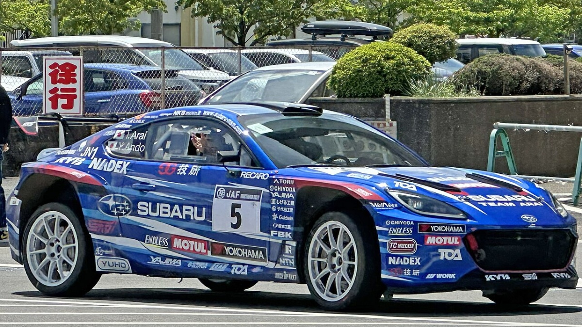Subaru postavilo rallyový speciál z BRZ s pohonem všech kol a 280 koňmi. Cílí na kategorii Rally2, kde vládne Toyota