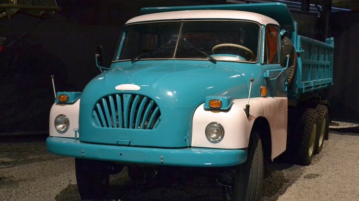 Tatra 138