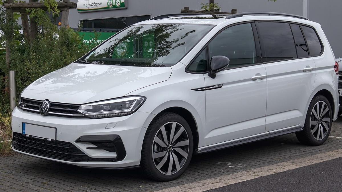 Po 23 letech VW končí s Touranem kvůli novým normám EU a uzavírá éru rodinných MPV. Náhradu zatím nechystá