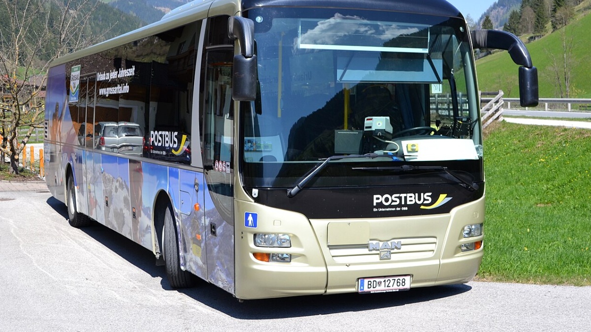 Rakousko staví autobusové zastávky přímo na dálnici. Vznikne speciální pruh, kde budou zastavovat jako tramvaj