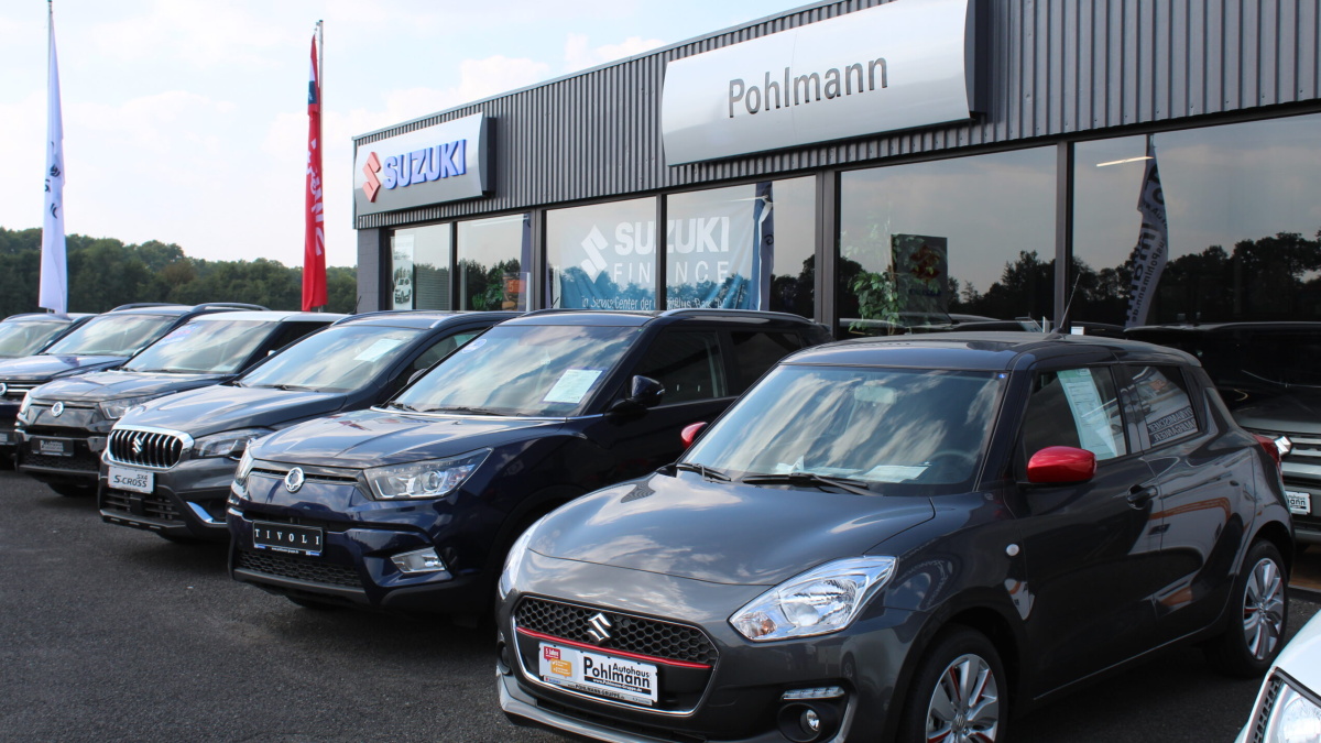 Rodinný autosalon padl po 100 letech kvůli milionům za nabíječky elektromobilů. Stejný tlak míří na české prodejce
