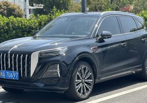 Hongqi HS5 facelift