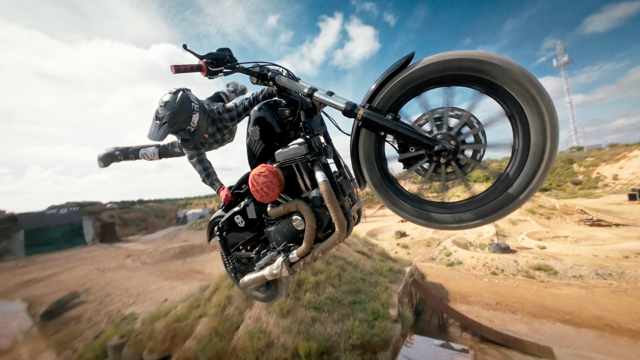 FMX show na Prague Harley Days poprvé se skokem na Harleyi!