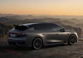 Lynk & Co 07 GT