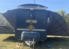 Mini House Caravan