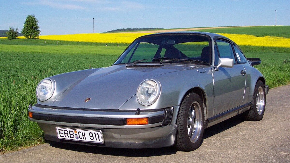 V roce 1988 Porsche rozloučilo slavnou G-sérii 911 limitkou 43 kabrioletů. Jedno z nich má 67 000 km a hledá nového majitele