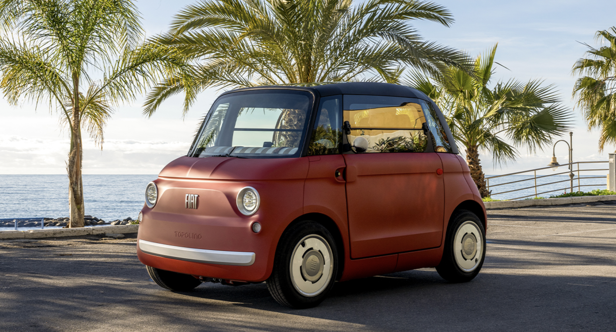 Fiat začal v Česku prodávat auto za 260 tisíc Kč, které smí řídit patnáctiletí. Jede maximálně 45 km/h a nabije se ze zásuvky
