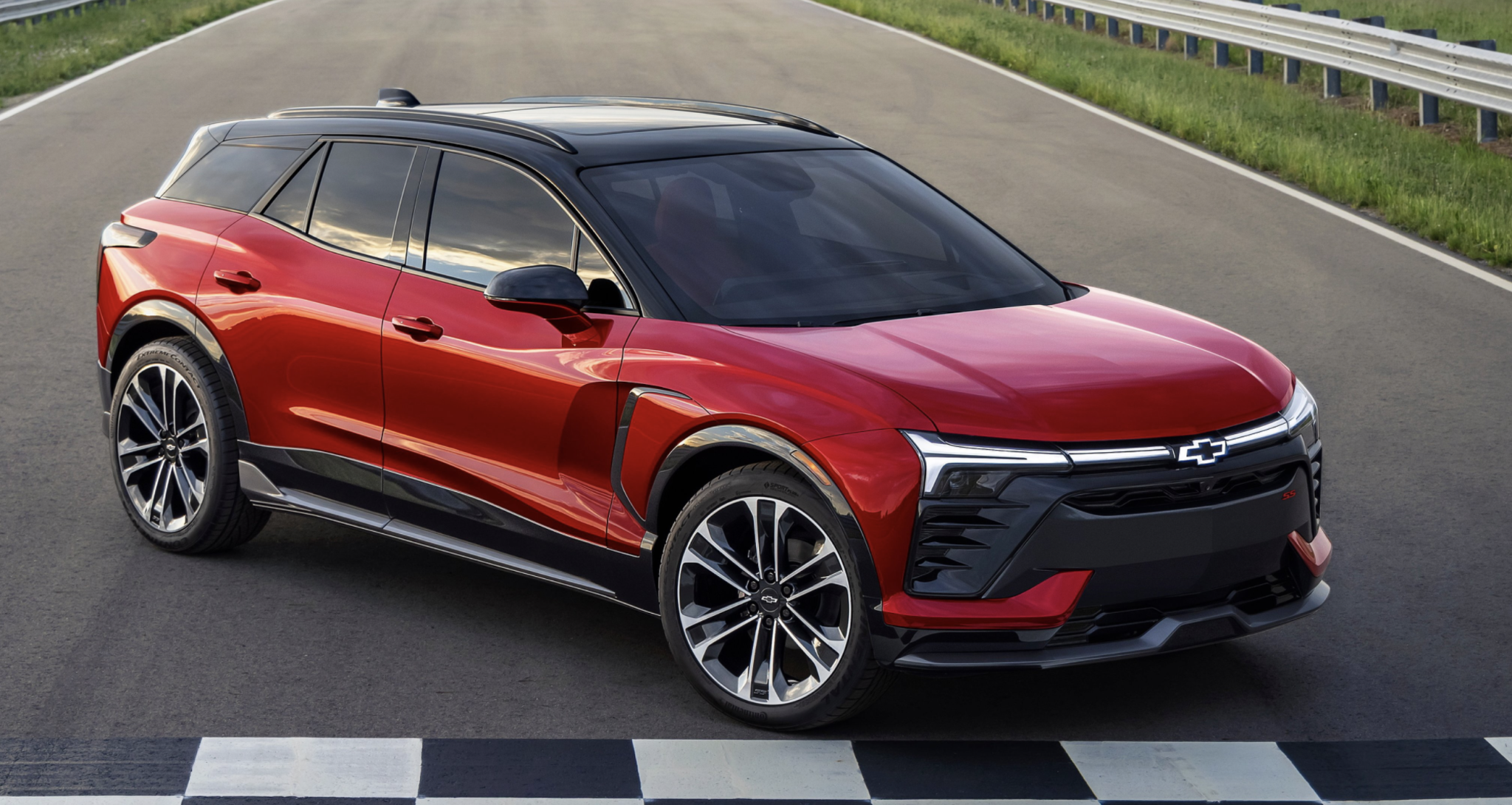 Stejné SUV, 30 let rozdíl: IIHS naboural model z roku 1996 do modelu 2026. Kabina staršího auta přestala existovat