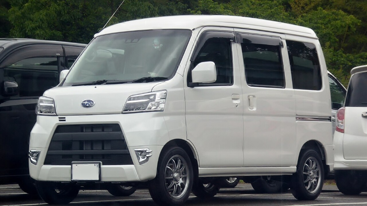 Subaru prodává nový micro-van za 155 tisíc Kč: Má 3,4 metru, předním pohon a motor z motorky