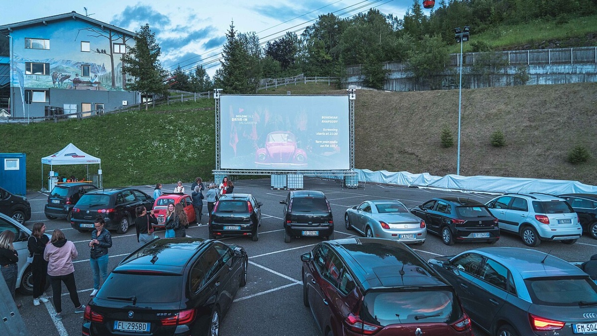 Dolomity začínají regulovat vjezd na průsmyky pro osobní auta. Výsledek? Objížďka, která zabere asi 50 minut