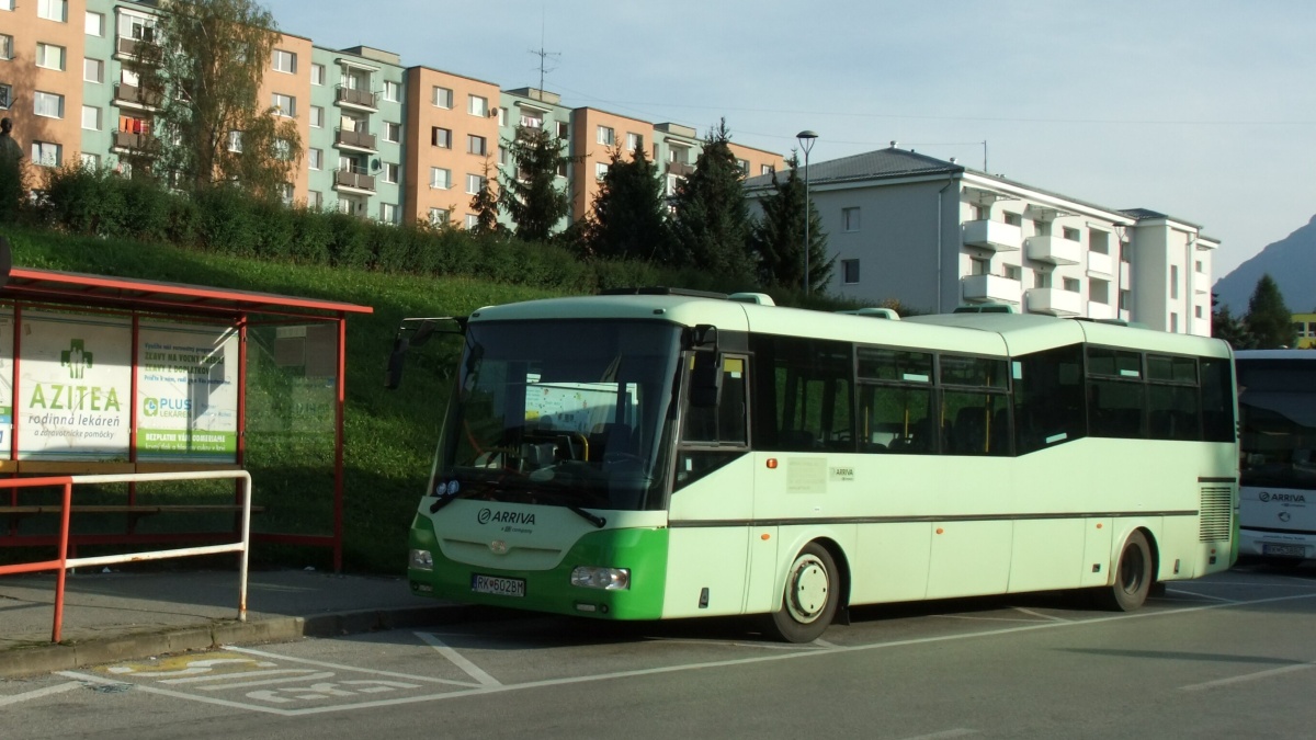 Autobus na Slovensku zastaví, ale řidič vás odmítne pustit ven. Dva kraje se nedohodly na penězích a schytávají to cestující