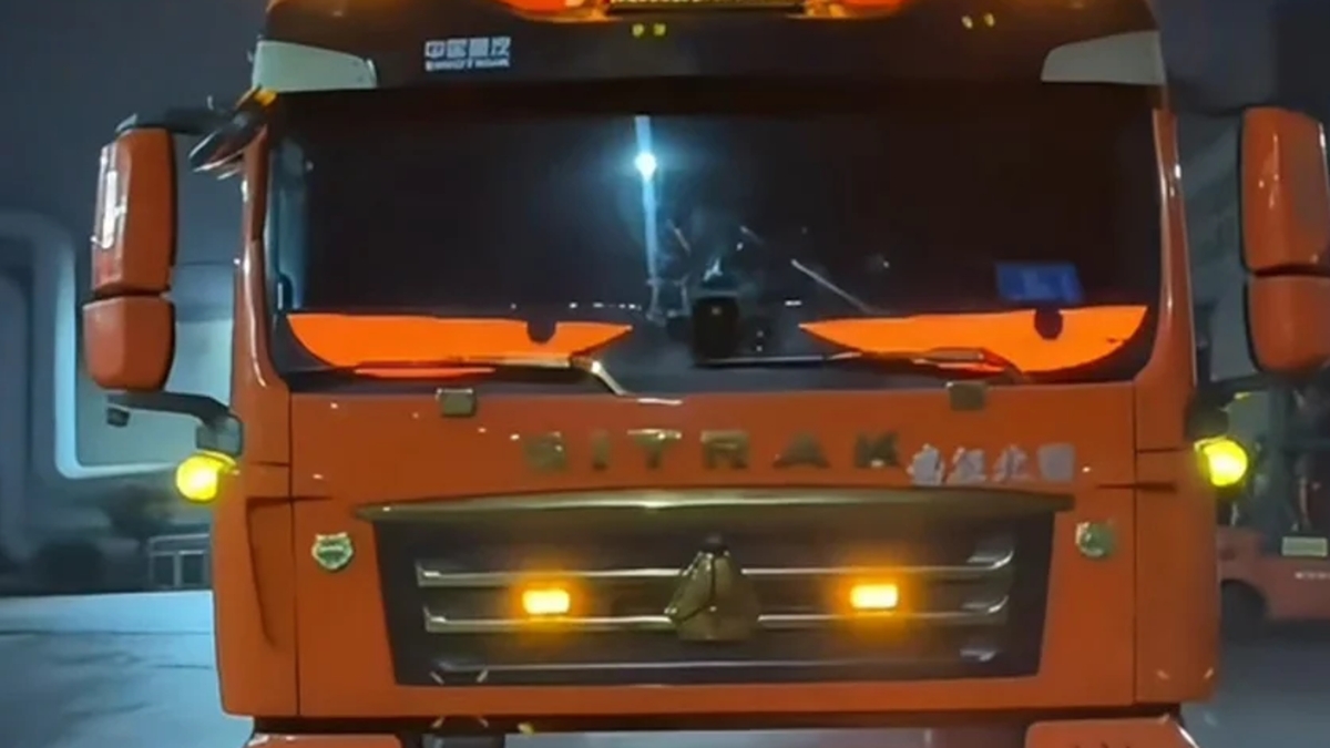 Animované LED panely za sklem kamionu se prodávají za stovky korun. Policie za ně v Evropě uděluje pokuty ve výši stovek eur