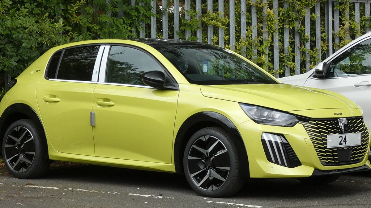 Máte automobil s motorem 1.2 PureTech? Pokud ho prodáte, přijdete o desetitisíce. Za vše může reakce trhu
