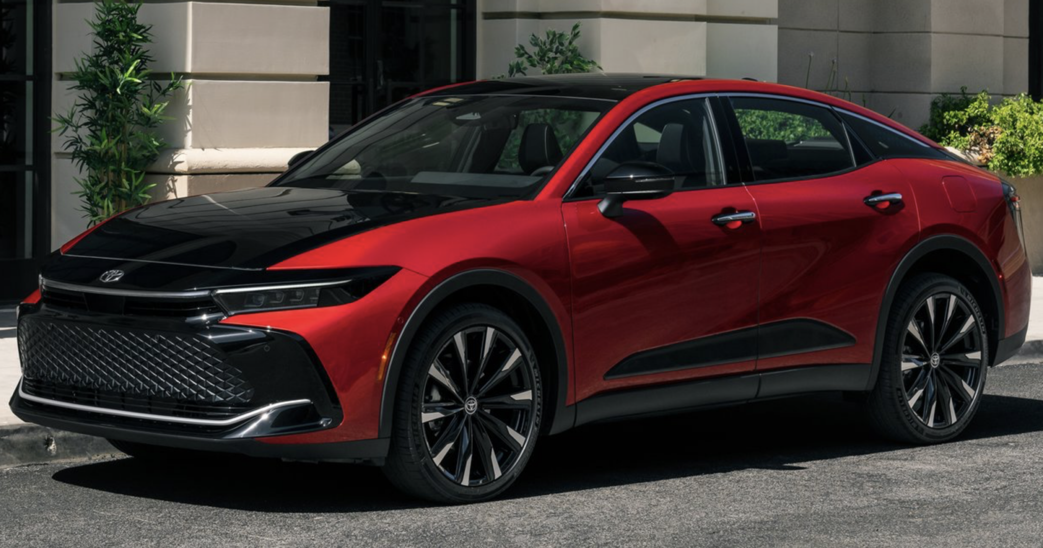 Japonci mají limuzínu, která konkuruje německým prémiím za zlomek ceny. Toyota Crown 2027 míří ještě výš, ale Evropu obchází