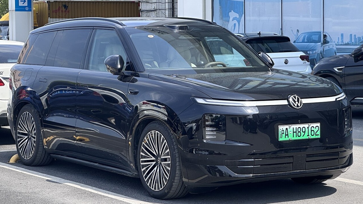 Konkurenční tlak a propad marží zahání Volkswagen do kouta. Teď chce ve svých továrnách montovat čínské modely