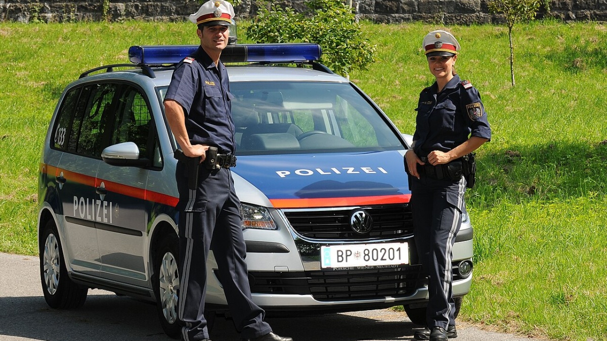 Jedete do Rakouska? Zastavují tam řidiče a vyslýchají je, kam jedou. Stát spustil akci, která potrvá dva roky