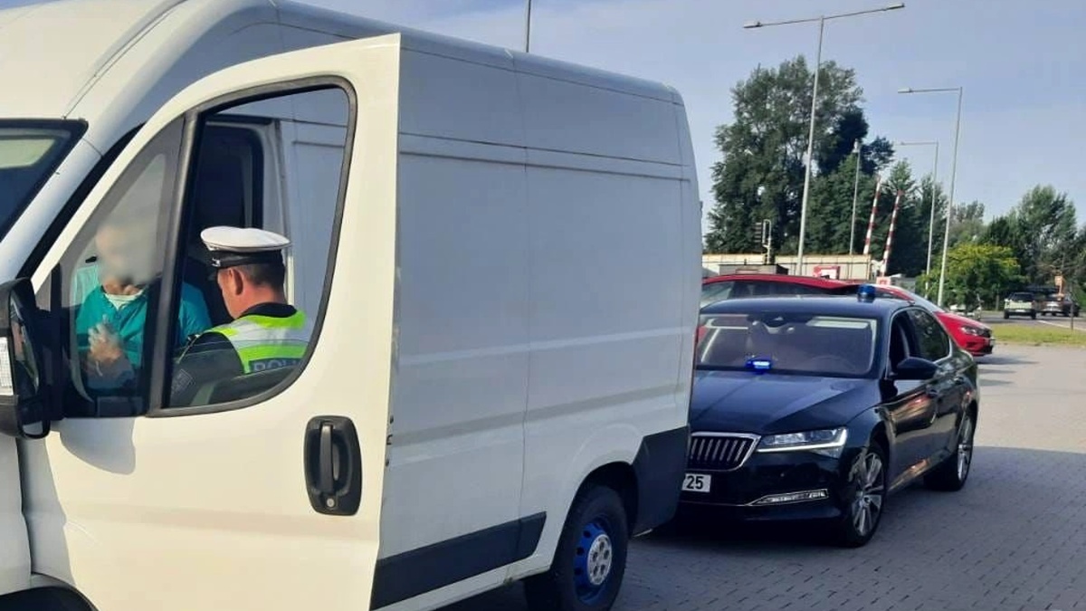 Tajný Superb české policie v provozu nikdo nepozná. Policisté prozradili, jak za 12 hodin odhalí desítky přestupků