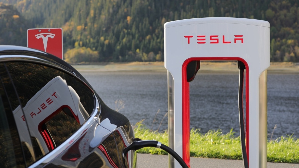 Musk zametl s odbojnými odbory po svém. Tesla vyplatila 80 zaměstnanců a spor tím ukončila po svém
